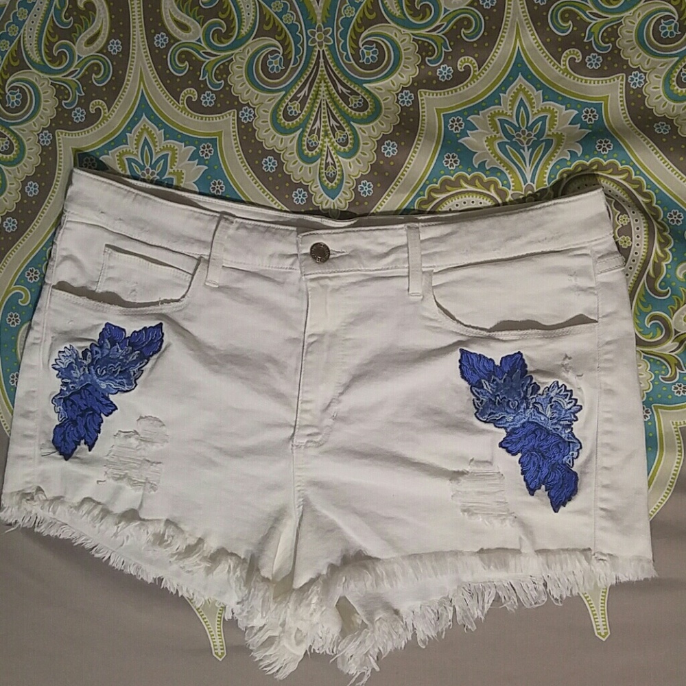 EUC high rise GUESS Embroidered shorts